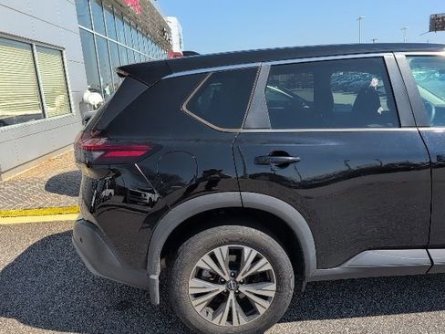 Used 2022 Nissan Rogue SV image 7