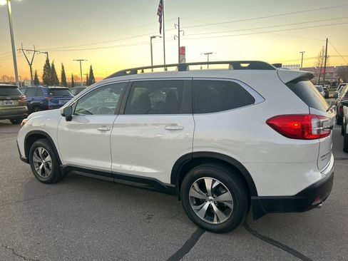 Used 2025 Subaru Ascent Premium image 6