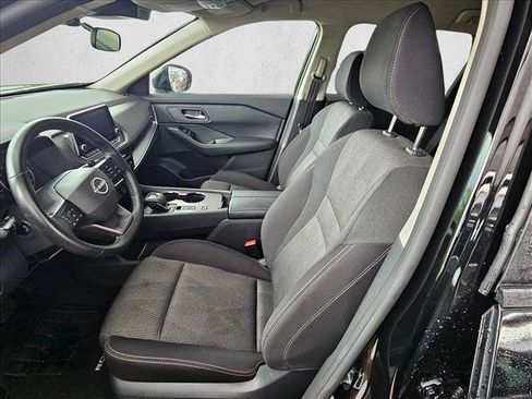 Used 2025 Nissan Rogue SV FWD image 12