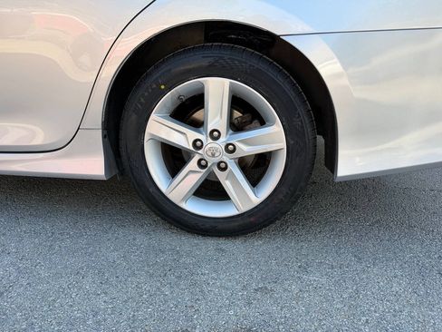 Used 2013 Toyota Camry SE FWD image 34