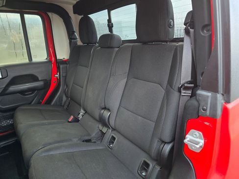 Used 2020 Jeep Gladiator Overland image 19