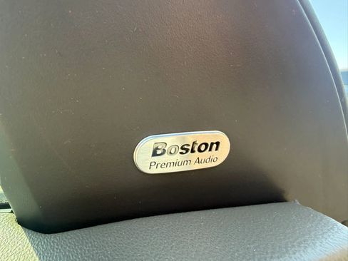 Used 2009 Chrysler 300 Limited w/ Protection Group image 25