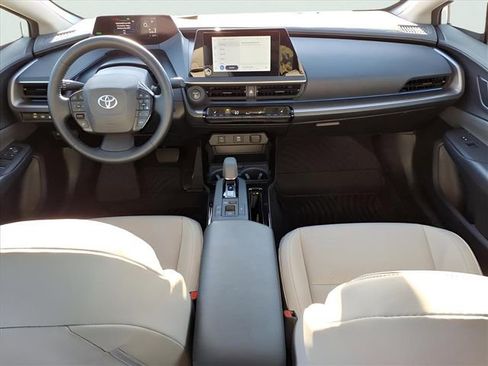 Used 2023 Toyota Prius XLE image 12
