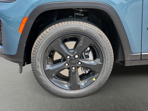New 2026 Jeep Grand Cherokee L Limited AWD/4WD image 30