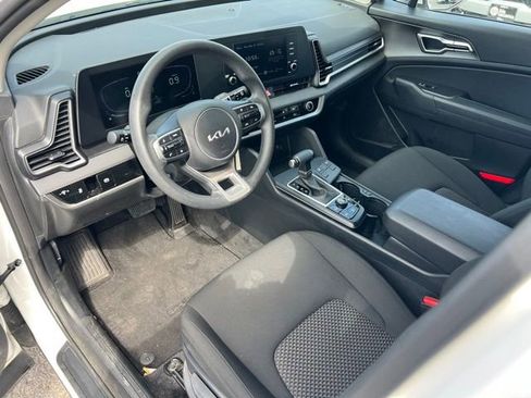 Certified 2025 Kia Sportage LX AWD/4WD image 13