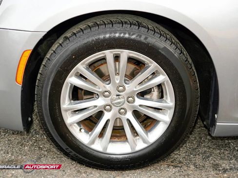 Used 2017 Chrysler 300 Limited w/ Driver Convenience Group image 13