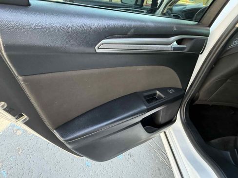 Used 2018 Ford Fusion SE w/ Fusion SE Technology Package FWD image 68