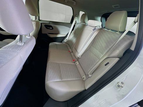 Used 2023 Nissan Rogue SV image 27