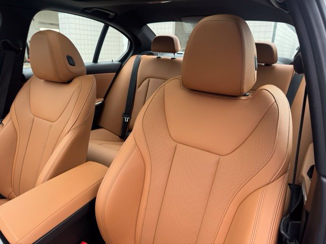 Certified 2024 BMW 330i xDrive Sedan w/ M Sport Package AWD/4WD image 19
