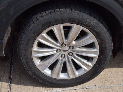 Used 2023 Ford Explorer Limited w/ Limited Technology Package image 9