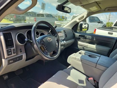 Used 2012 Toyota Tundra 4x4 CrewMax w/ Tow Pkg image 10