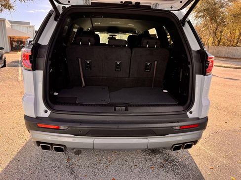 Used 2025 GMC Acadia Elevation FWD image 14