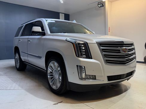 Used 2017 Cadillac Escalade Platinum AWD/4WD image 56