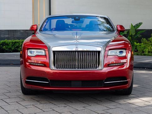Used 2018 Rolls-Royce Dawn RWD image 23