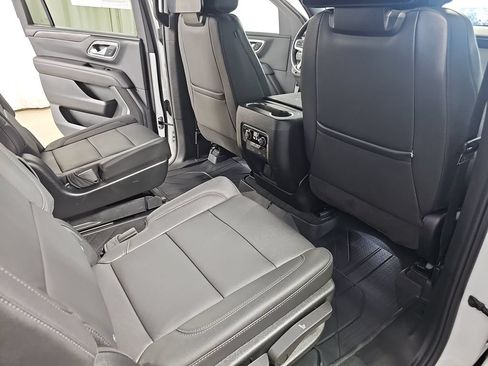 Used 2023 Chevrolet Suburban Z71 w/ Luxury Package AWD/4WD image 14