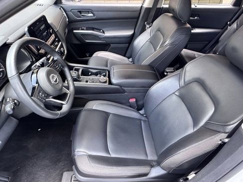 Used 2022 Nissan Pathfinder SL w/ SL Black Package image 18