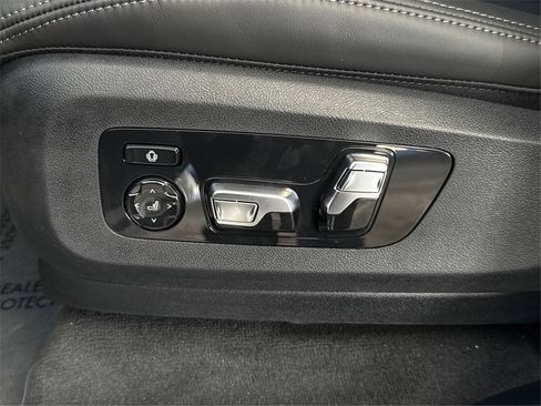 New 2026 BMW X7 M60i w/ Executive Package image 25