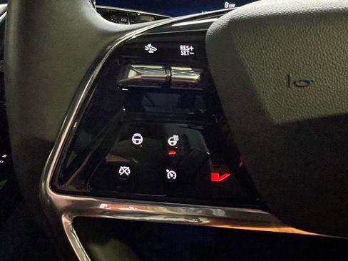 Used 2026 Cadillac Vistiq Sport image 20