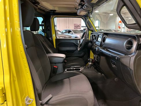 Used 2023 Jeep Wrangler Unlimited Sport image 40