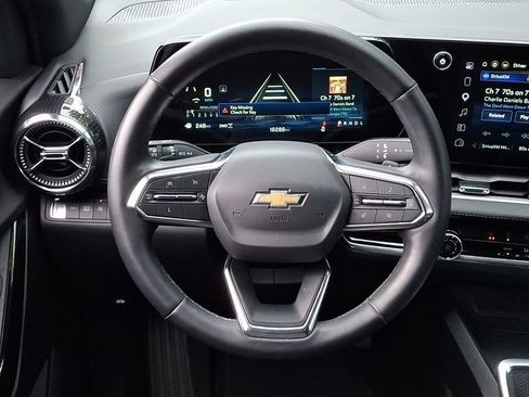 Used 2025 Chevrolet Equinox LT AWD/4WD image 19