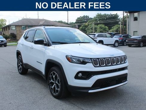 Used 2025 Jeep Compass Limited AWD/4WD image 2