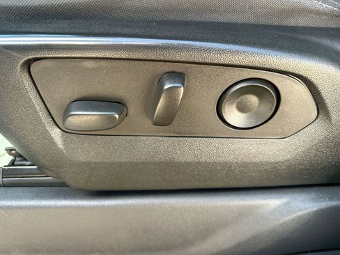 Used 2024 Chevrolet Silverado 2500 Custom w/ Custom Value Package image 12