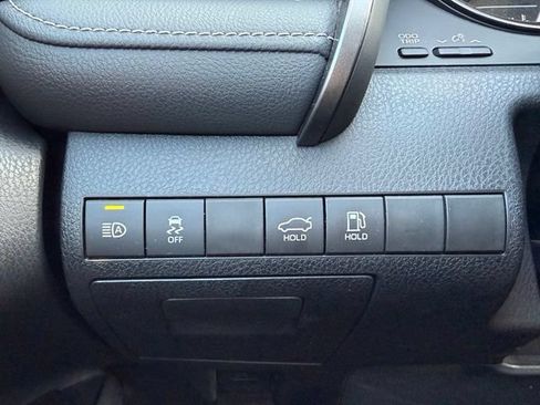 Used 2021 Toyota Camry SE FWD image 25