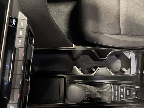 Used 2025 Toyota Camry LE image 40