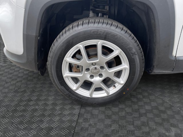 Used 2019 Jeep Renegade Latitude w/ Popular Equipment Group AWD/4WD image 33