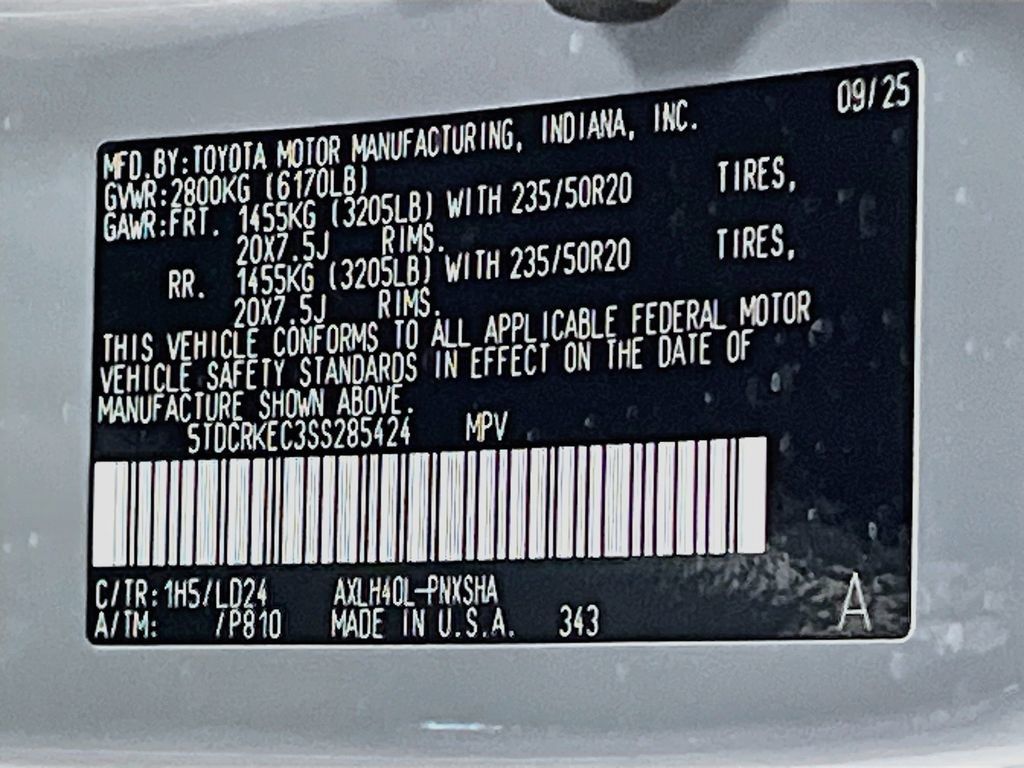 Used 2025 Toyota Sienna XSE w/ XSE Premium Package FWD image 35