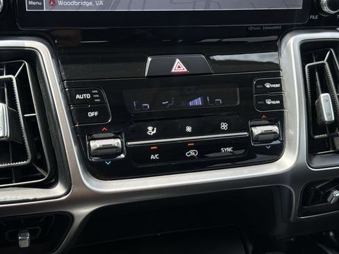 Used 2022 Kia Sorento EX w/ Panoramic Sunroof Package FWD image 19