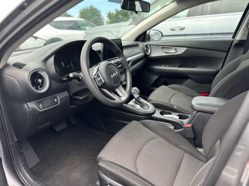 Used 2023 Kia Forte LXS image 7