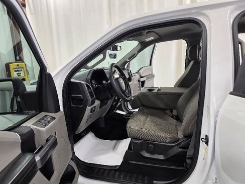 Used 2019 Ford F150 XLT RWD image 11