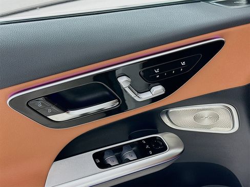 Used 2026 Mercedes-Benz GLC 300 image 19