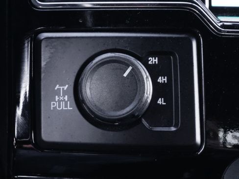 Used 2022 Ford F250 Lariat w/ Black Appearance Package image 38