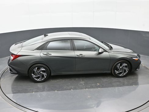 Certified 2024 Hyundai Elantra Limited image 36