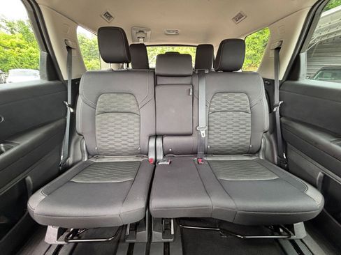 Used 2025 Nissan Pathfinder SV FWD image 36