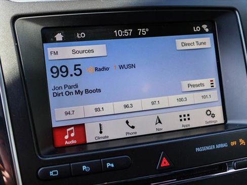 Used 2018 Ford Explorer Platinum image 18