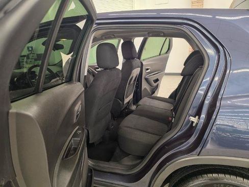 Used 2019 Chevrolet Trax LS FWD image 28
