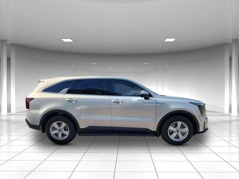New 2026 Kia Sorento LX FWD image 2