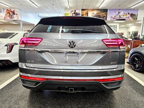 Used 2021 Volkswagen Atlas Cross Sport SE image 5
