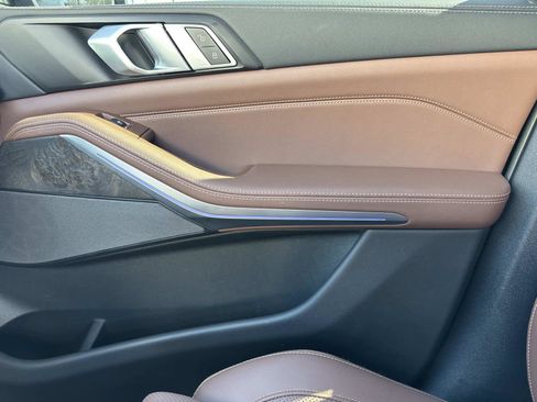 Used 2025 BMW X5 sDrive40i w/ Premium Package image 23