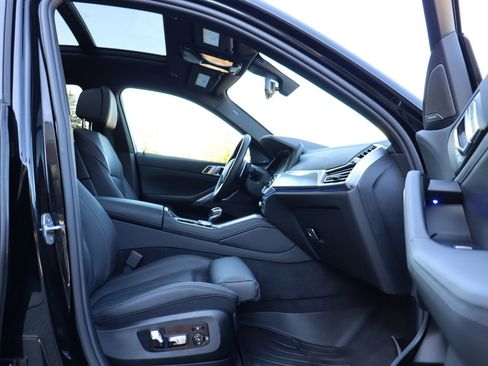 Used 2021 BMW X6 xDrive40i w/ Premium Package image 16