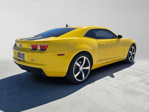 Used 2010 Chevrolet Camaro LT RWD image 3