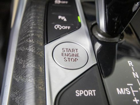 Used 2023 BMW 430i Coupe w/ Premium Package image 21