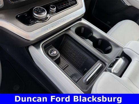 New 2025 Ford Expedition Platinum w/ Driver's Package image 28