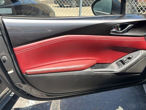 Used 2020 MAZDA MX-5 Miata RF Grand Touring RWD image 10