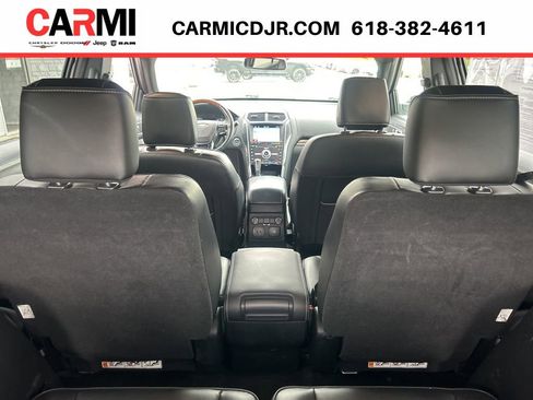 Used 2018 Ford Explorer Platinum AWD/4WD image 40