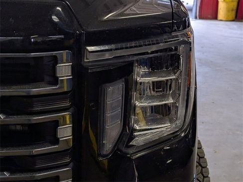 Used 2022 GMC Sierra 2500 AT4 image 3