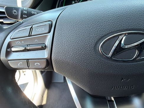 Used 2020 Hyundai Ioniq Limited FWD image 19